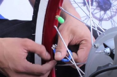 HOW TO TIGHTEN BIKE SPOKES